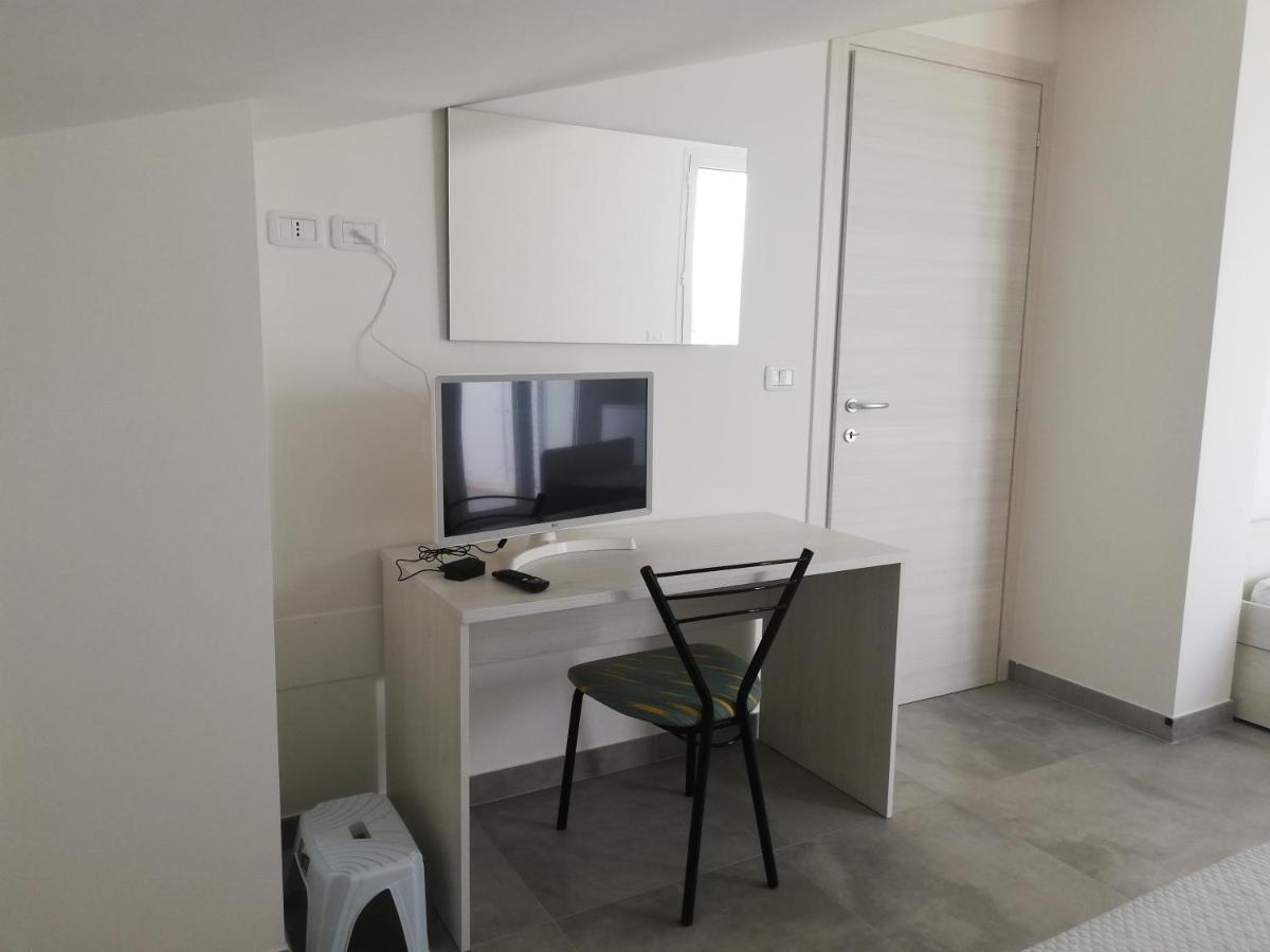 Ferienwohnung Attico Fronte Mare Martinsicuro Exterior foto