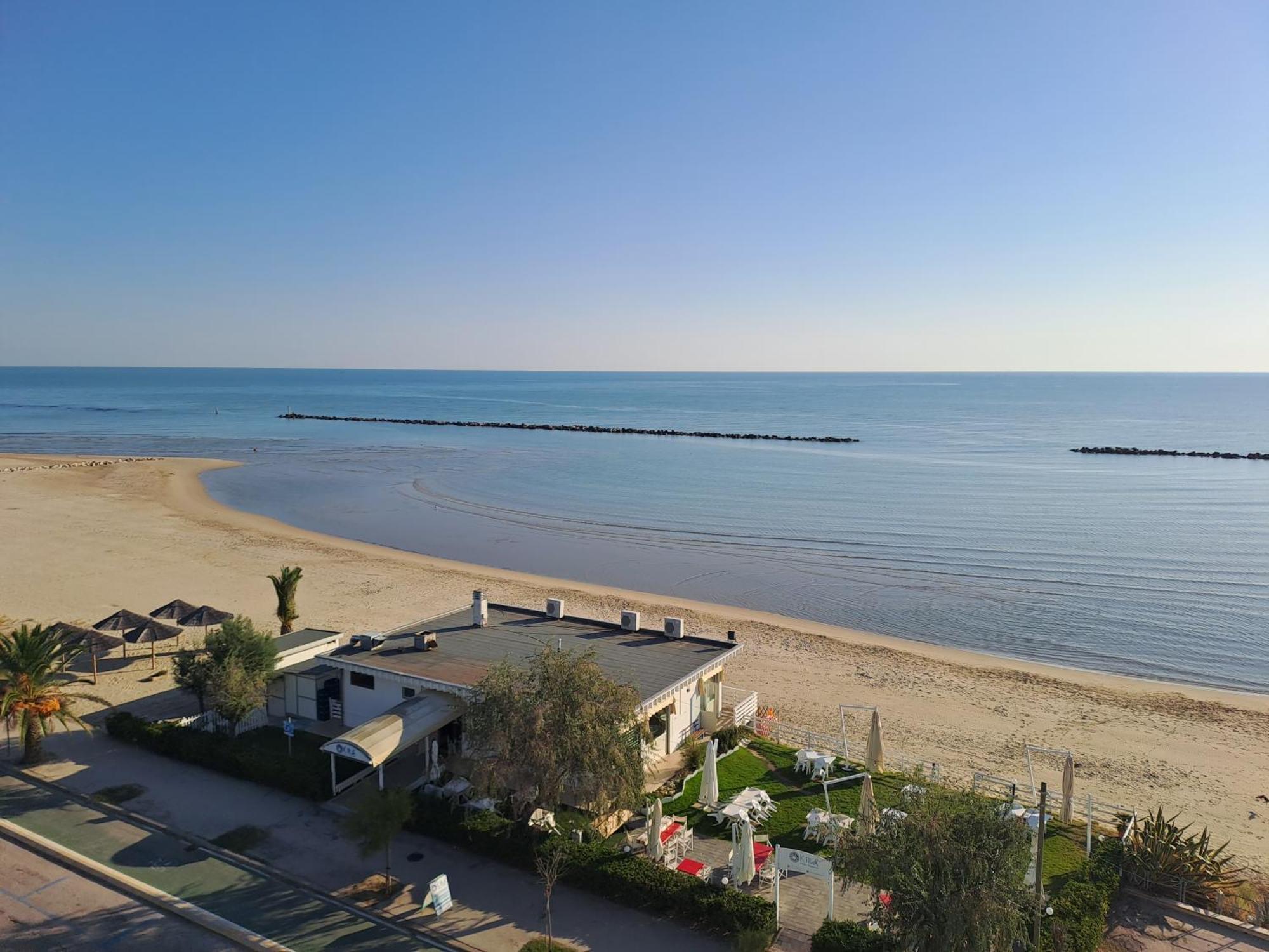 Ferienwohnung Attico Fronte Mare Martinsicuro Exterior foto